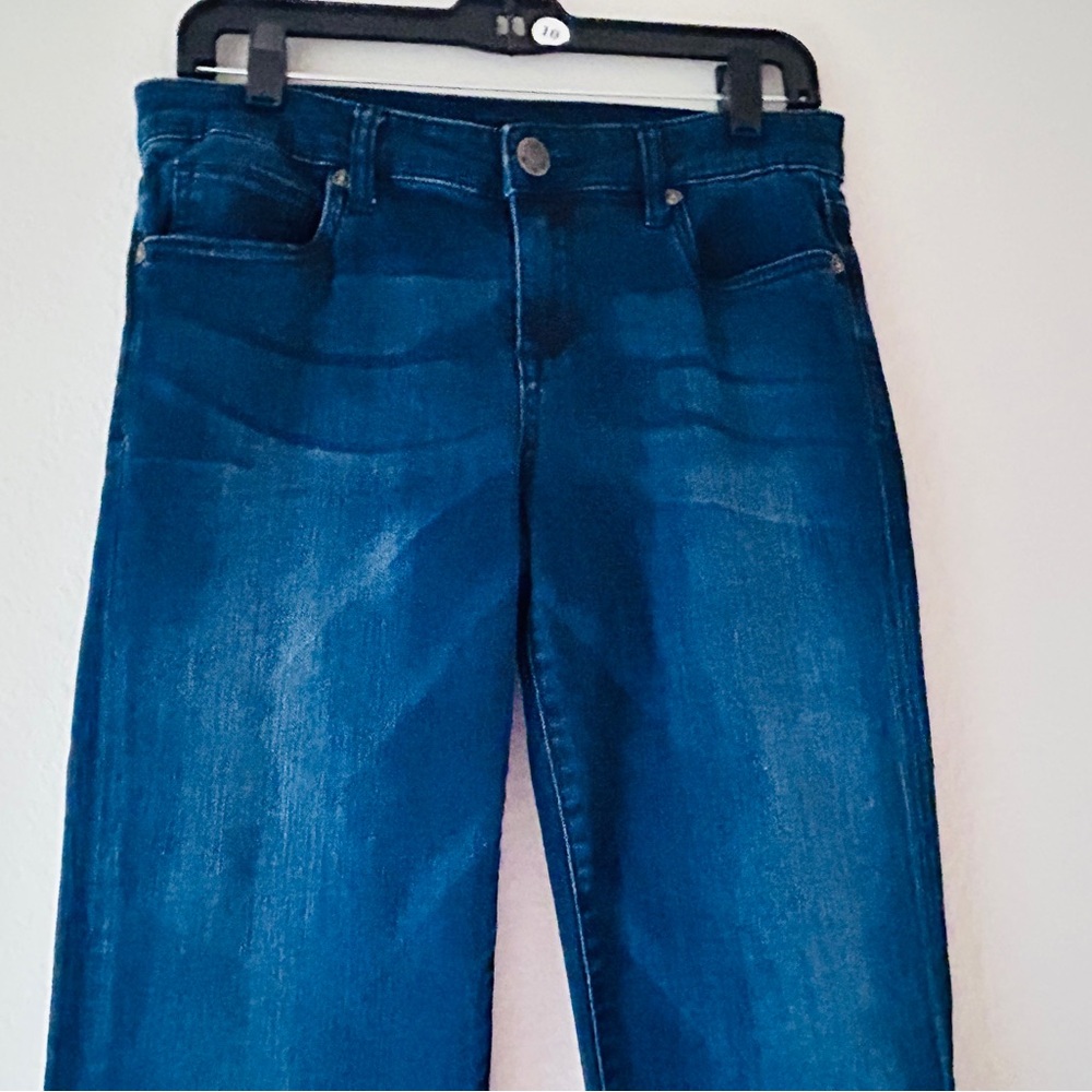 Size 4 Kut from the Cloth Bootcut Jeans

Seldom worn; like new.
